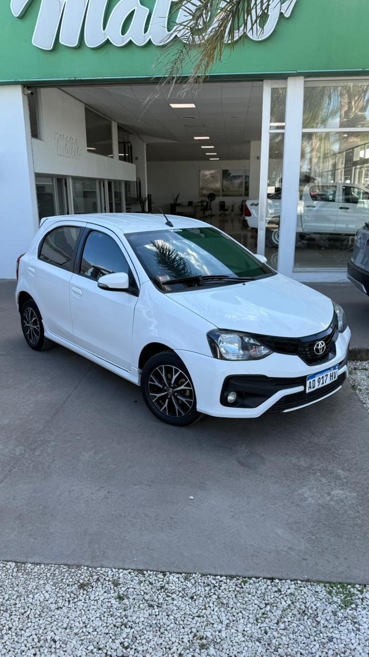 TOYOTA - etios  - xls manual  - 2019